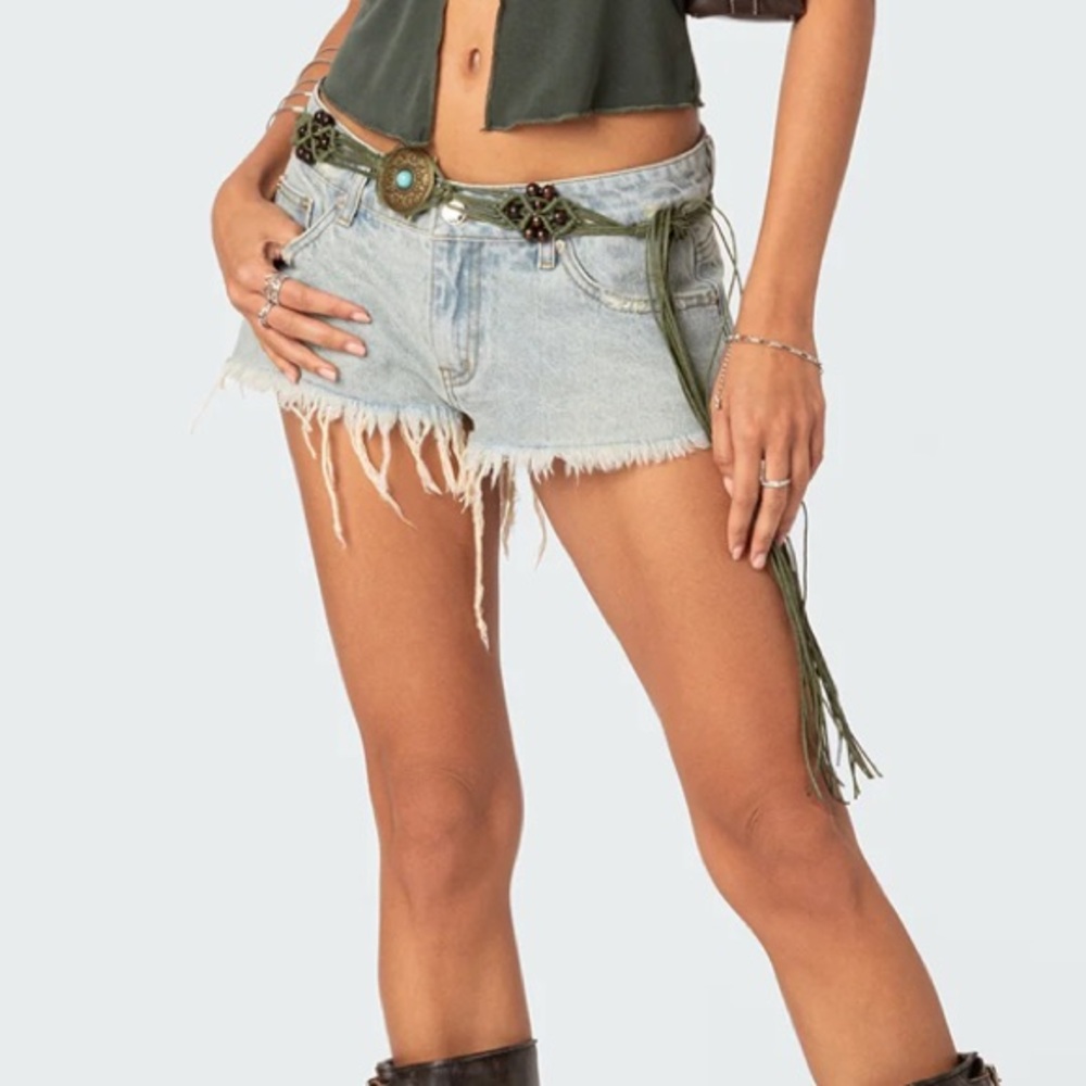 Edikted light wash denim cutoff shorts